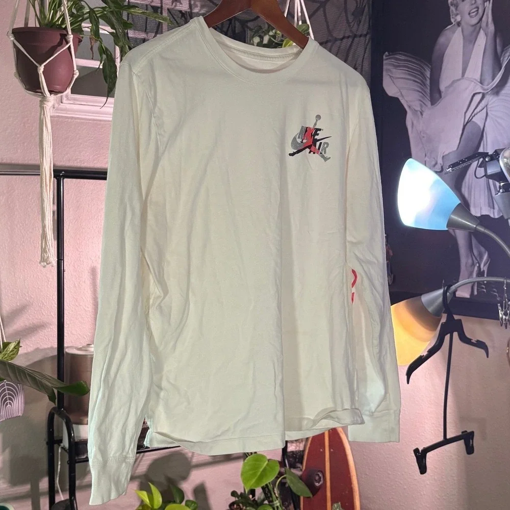 Jordan Long Sleeve T-Shirt Mens Large White Graphic Jumpman Nike Air Logo Tee